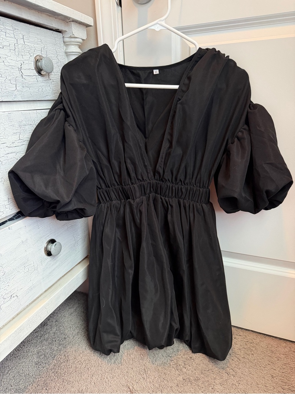 Women's Black Puff Sleeve V-Neck Top